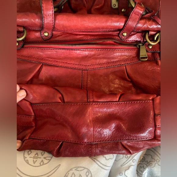 Fossil crossbody/shoulder bag, leather, Vintage, red leather, mailman style Bag - Picture 4 of 15